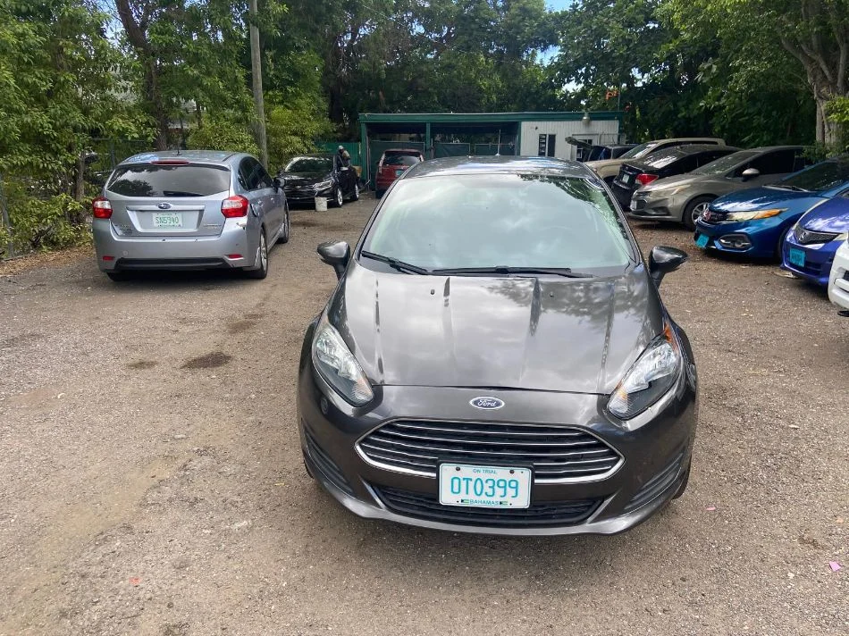 FORD FIESTA SEDAN